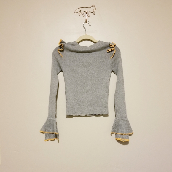 Urban Outfitters Flared Sleeves Sweater - Picture 4 of 4